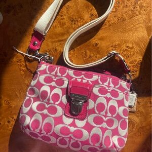 VINTAGE Y2K ERA PINK AND WHITE COACH BAG| PINK 2000s COACH BAG WITH WHITE LOGO